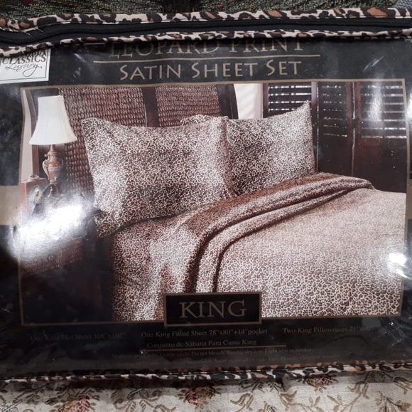 SOLD Luxury leopard print king satin sheet set - Picture 12 of 14